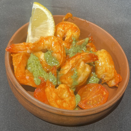 Креветки тигровые жареные с томатами черри 