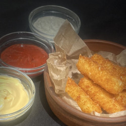 Сырные палочки (соус на выбор)